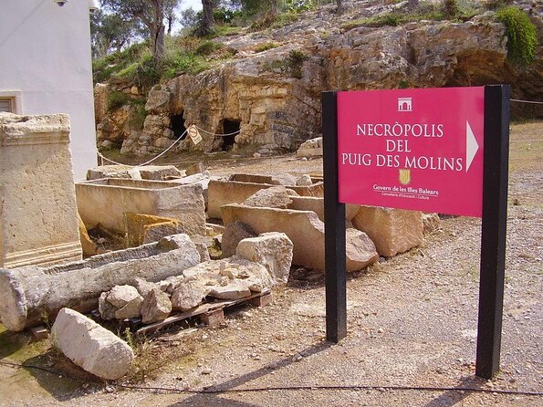 Entrada al Museo Necrópolis des Molins en Ibiza