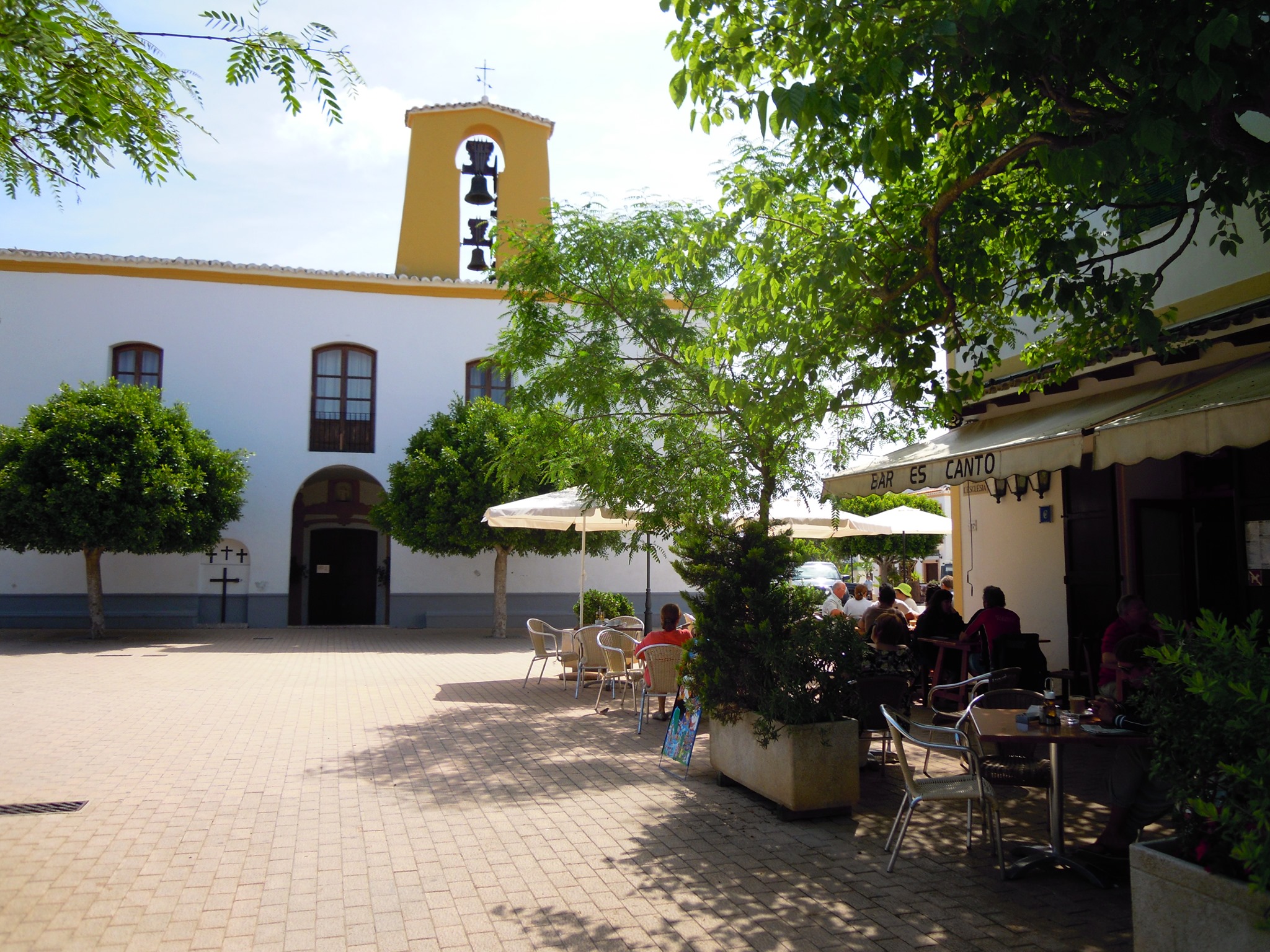 plaza en santa gertrudis de fruitera en ibiza